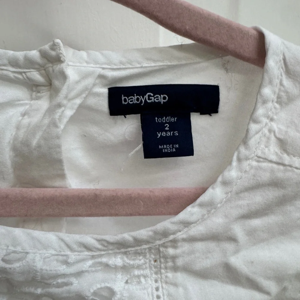 Baby Gap 2T Girls White Eyelit Long sleeve Blouse Top